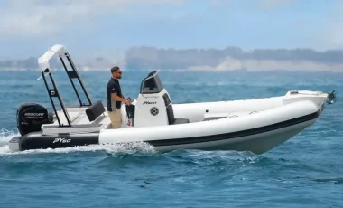 py-yacht-gommone-py60-copertina
