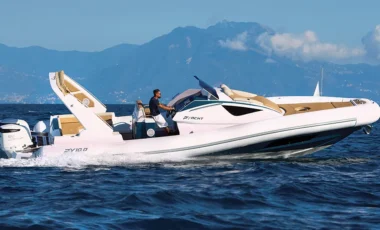 py-yacht-gommone-py10-cabin