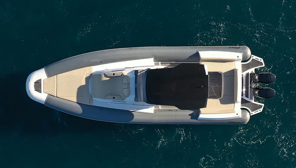 py-yacht-gommone-py10-cabin t-top