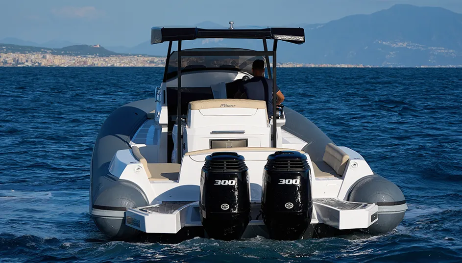 py-yacht-gommone-py10-cabin t-top