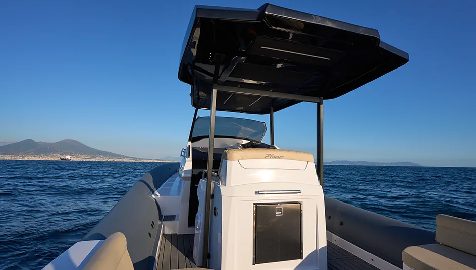 py-yacht-gommone-py10-cabin t-top