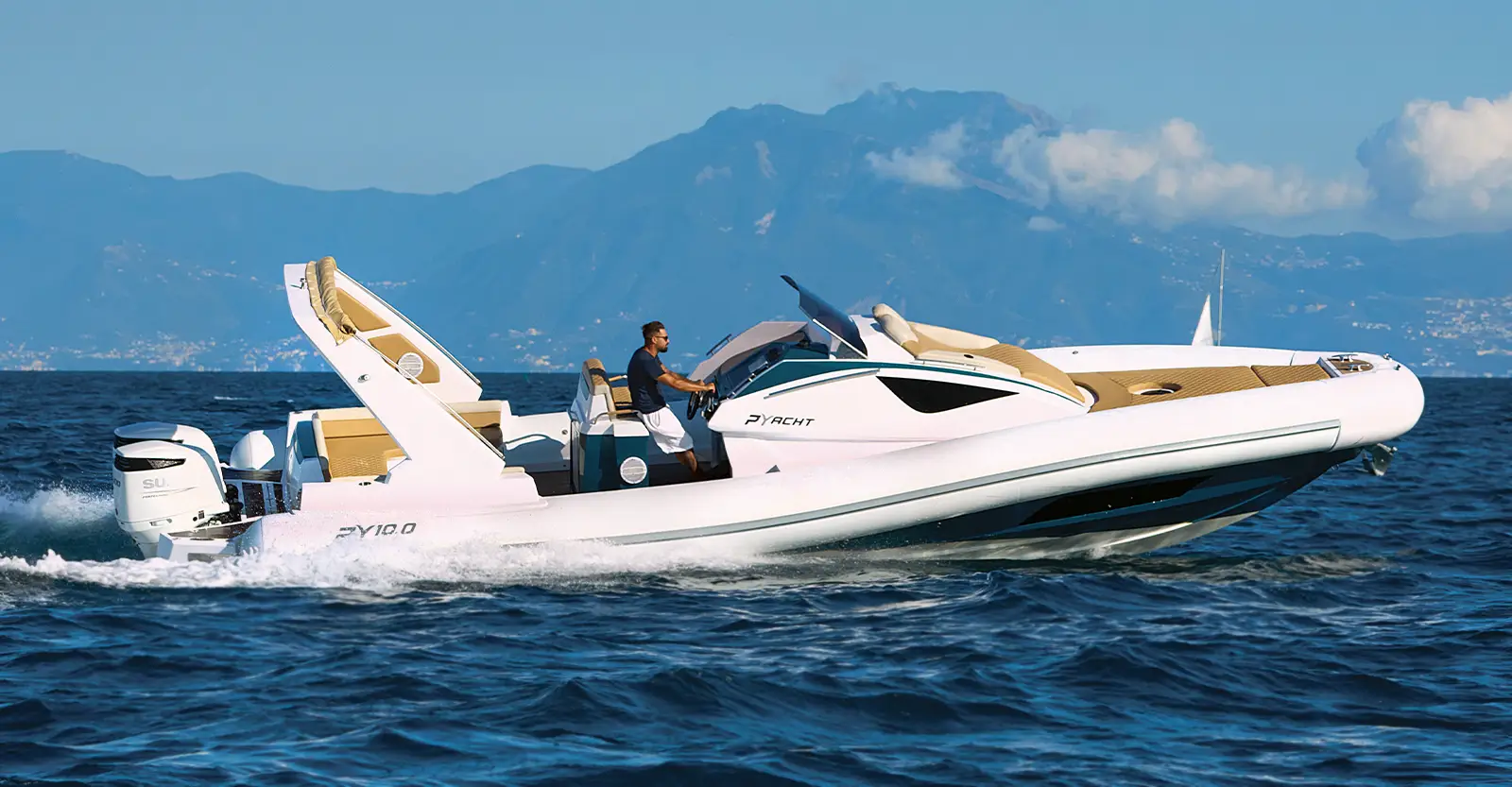 pyacht-py10-cabin-rollbar
